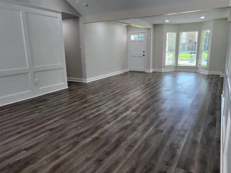 11926 Stillwater Dr — Photo 12