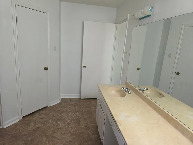 1609 Big Bend Dr — Photo 6