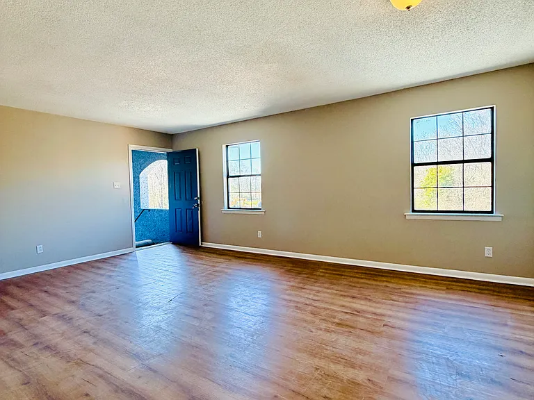 6 Almond Ct #5 — Photo 2