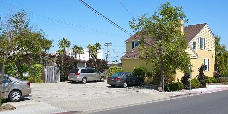 Exterior :: 198 Taylor Blvd