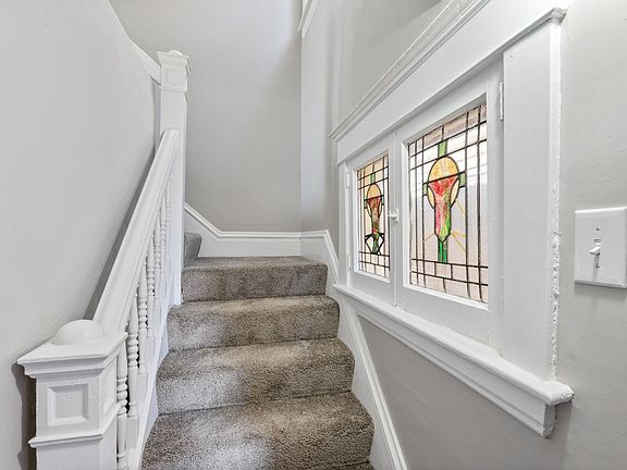 3rd image of 139 Brightwood Ave Floor 2