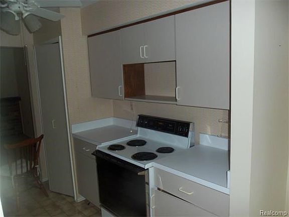 4th image of 1872 Wickham St #1