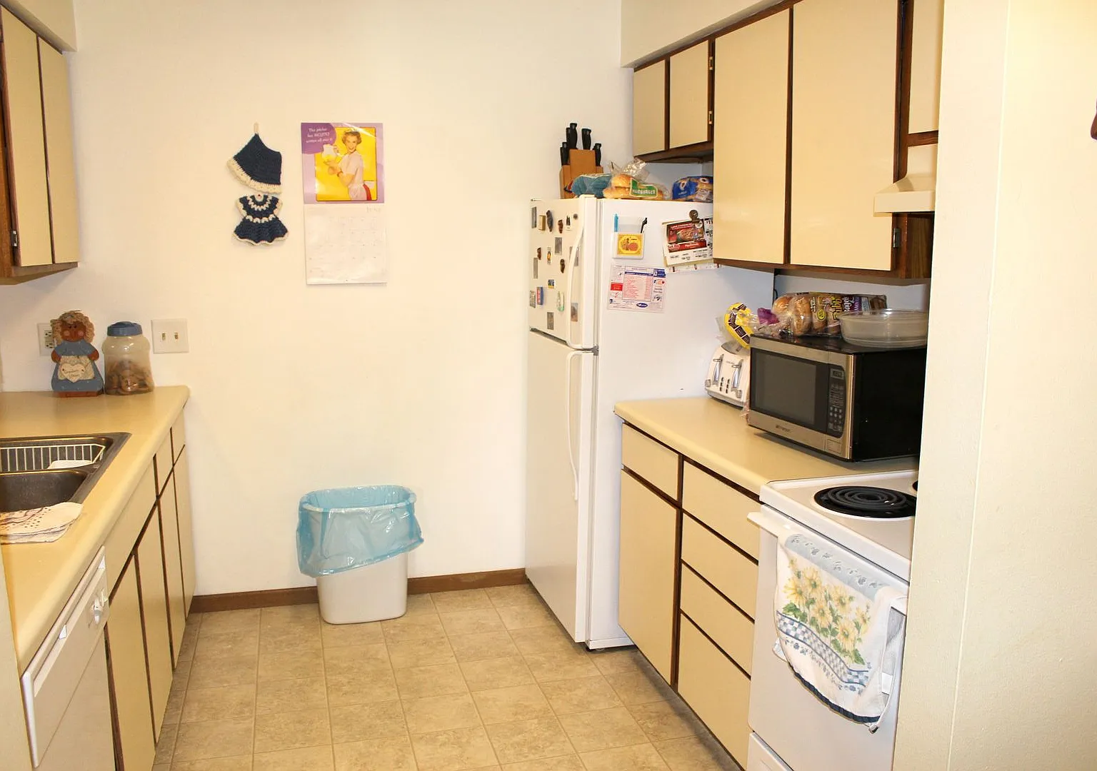 3 bed, 1040 sqft, $1,500 — Photo 3