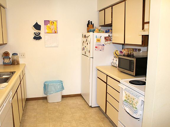 2nd image of 2010-2016 Kellogg Ave #V214