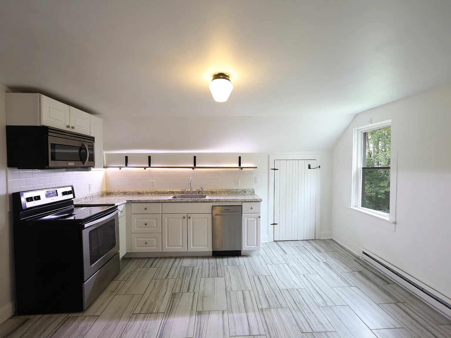 1 bed, 700 sqft, $1,500 — Photo 1