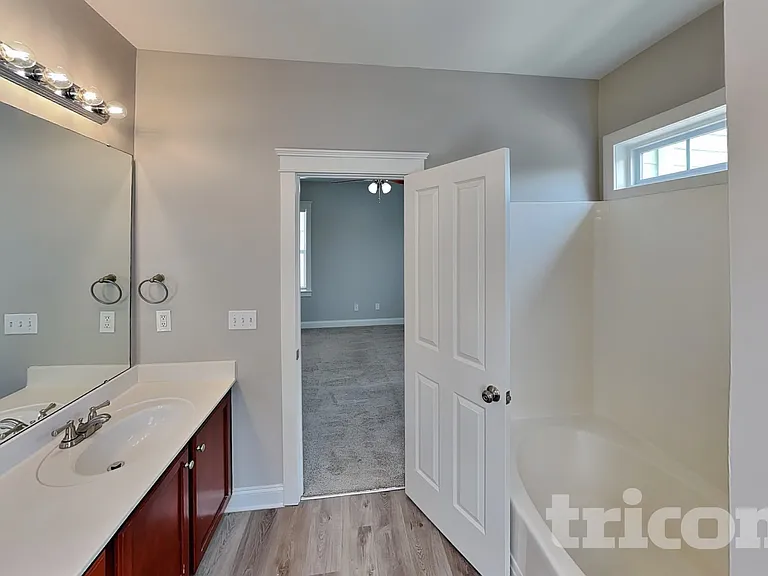 13528 Swinton Rd — Photo 10