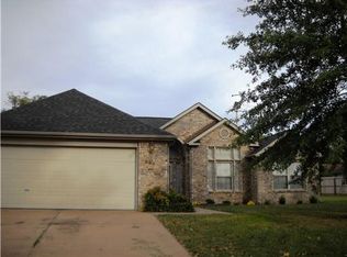 300 N Old Forge Dr, Bentonville, AR 72712