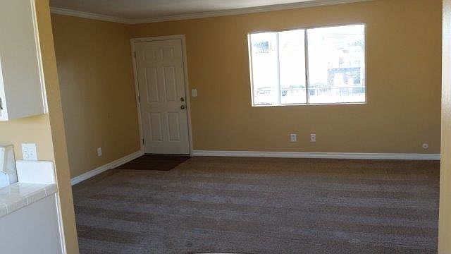 2nd image of 584 11th St APT B