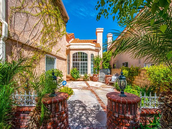 2nd image of 28838 Woodside Dr