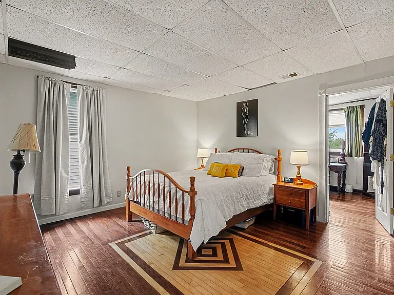 443 Washington Ave — Photo 11