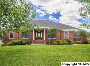 106 Silverthorne Dr, Huntsville, AL 35806