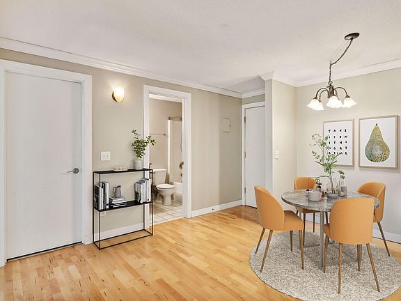 4th image of 2800 W 44th St Unit 108