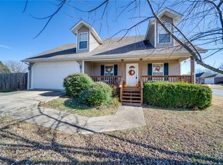 20628 Hillcrest Dr, Springdale, AR 72764