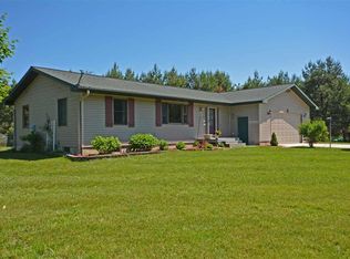 970 Leya Ln, Beulah, MI 49617