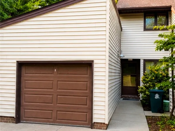 3420 Mayfield Rd, Cleveland Heights, OH 44118