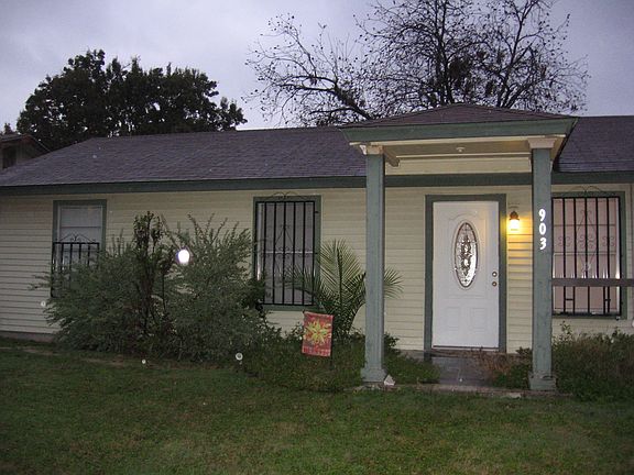 4th image of 903 Marquette Dr