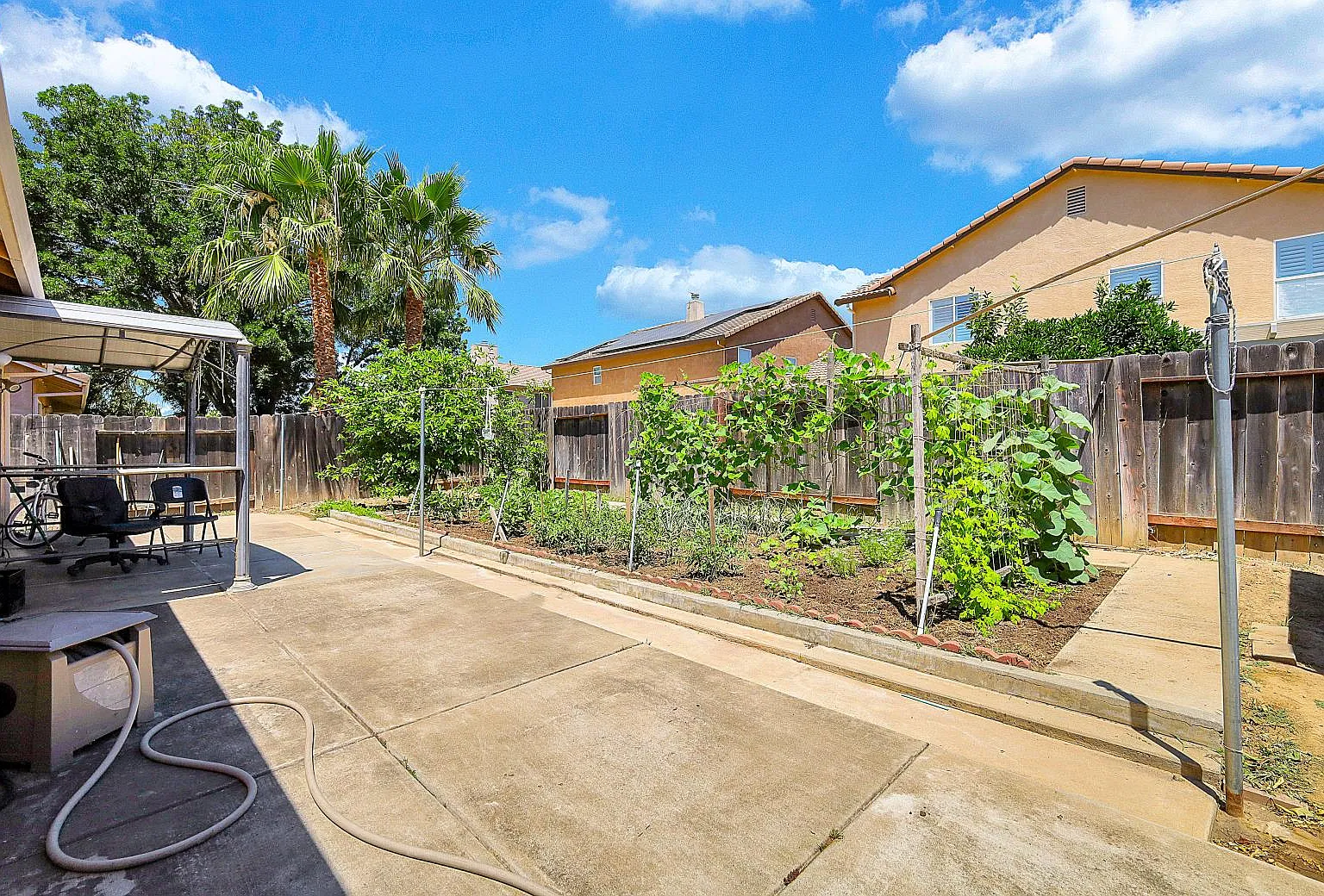 4 bed, 1720 sqft, $2,700 — Photo 3