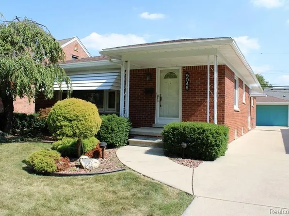 9045 Carter Ave, Allen Park, MI 48101