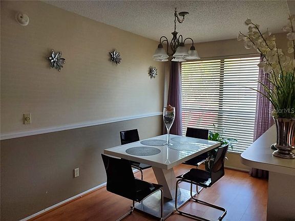 4th image of 1450 Casa Park Cir