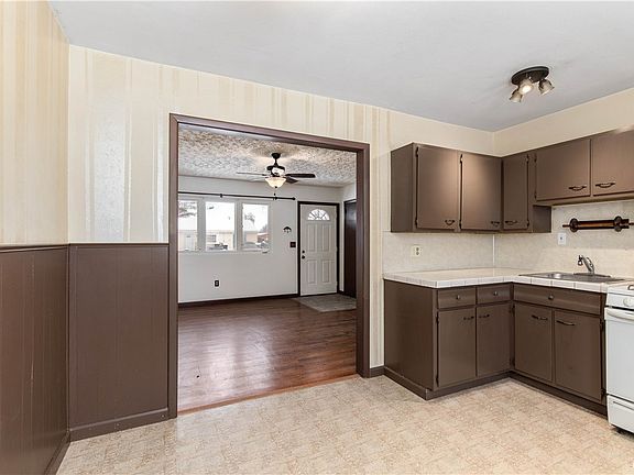 5th image of 7884 Pegler Blvd