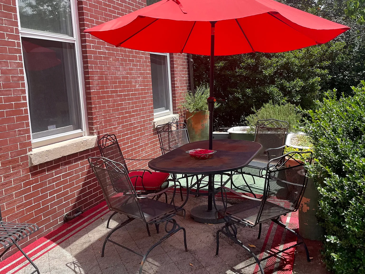 3 bed, 2600 sqft, $3,600 — Photo 2