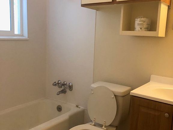 3rd image of 712 NE 43rd St #712.5