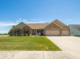 1002 Oak Bend Rd, Sandwich, IL 60548