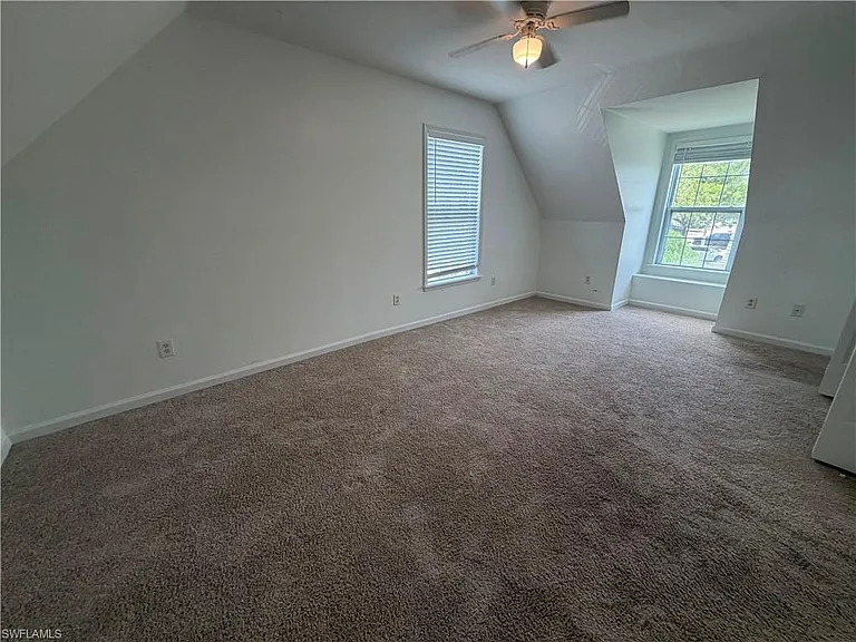 250 Leawood Cir — Photo 23