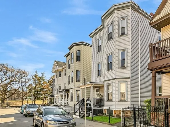 27 Rosemary St #2, Jamaica Plain, MA 02130