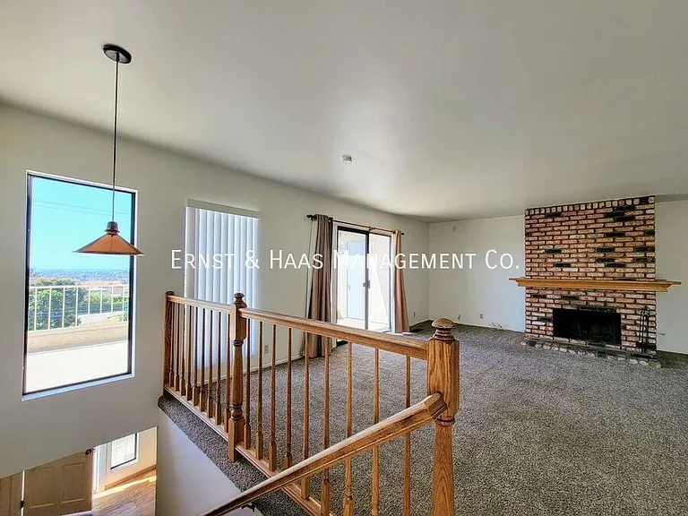 2755 E Hill St — Photo 14