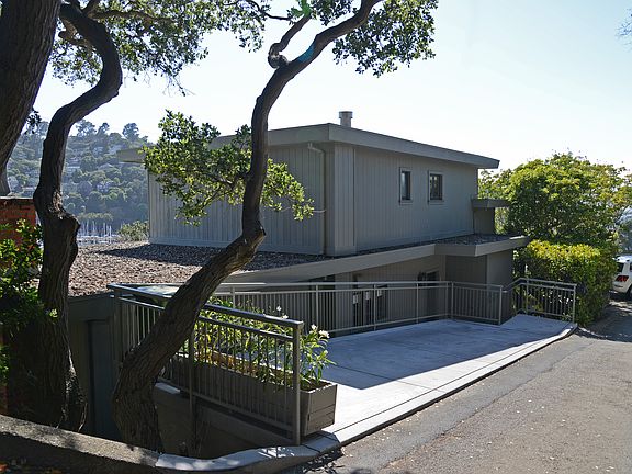 3rd image of 19 Alcatraz Ave