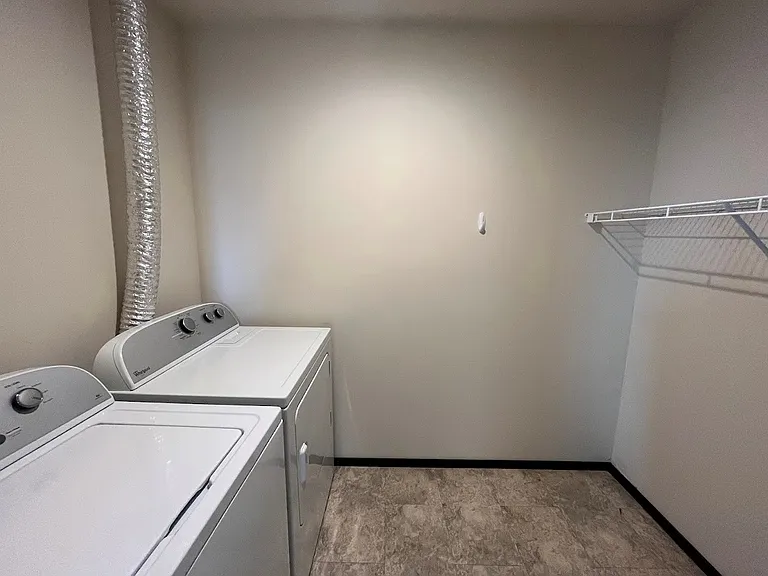 Galaxie High Rise Apartments — Photo 154