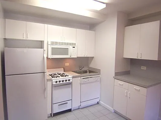 Rented by Bond New York | media 16