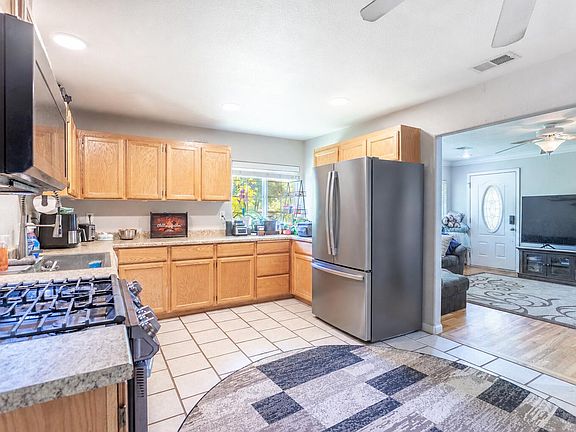 5th image of 3372 Riverside Dr