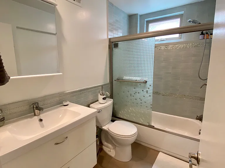 3243 Malcolm Ave — Photo 10