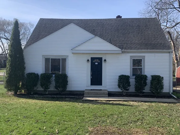 26W441 Geneva Rd, Wheaton, IL 60187