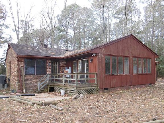 3rd image of 615 Ivison Ln