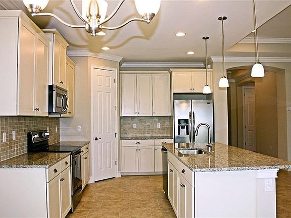 3rd image of 155 Maraviya Blvd