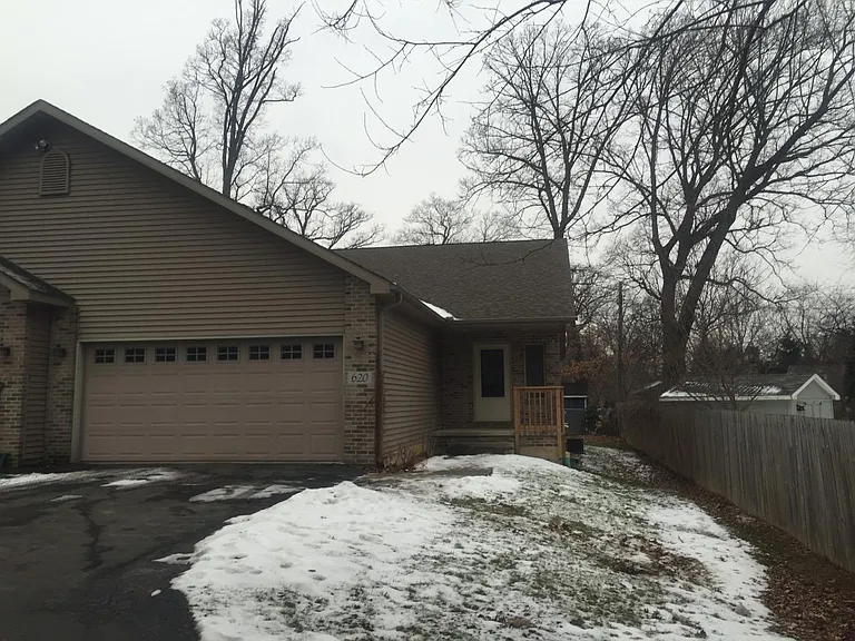 620 Union Ct — Photo 4