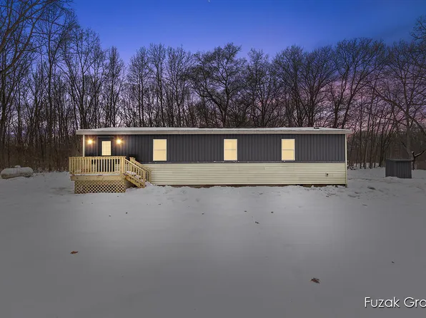 2226 53rd St, Fennville, MI 49408