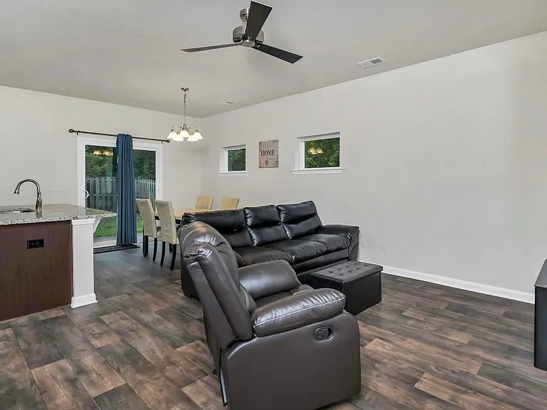 206 Orange Pond Ct — Photo 4