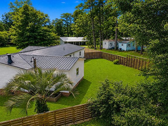 3rd image of 4707 Julious Ln.