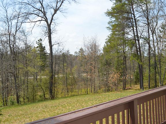 5th image of 832 Hillcrest Ct