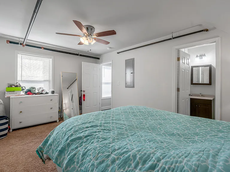 508 W 2nd St #203 — Photo 10