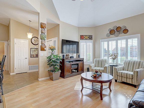 4th image of 11038 W Runion Dr