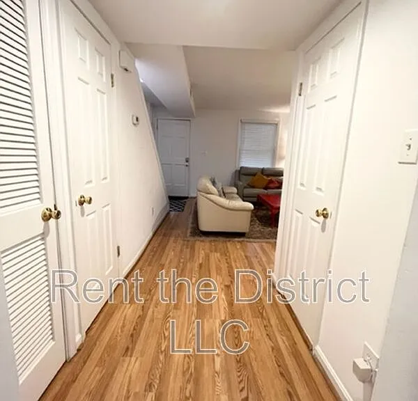 109 P St SW — Photo 14