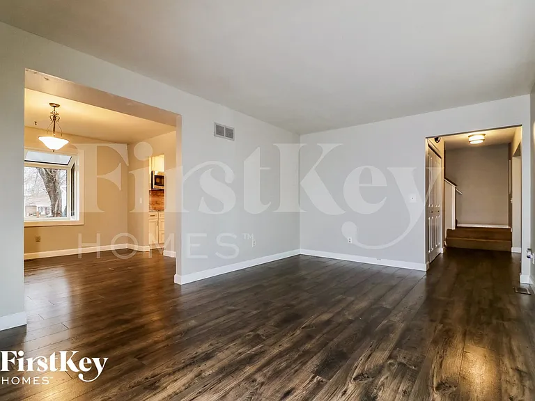 16 Kingston Ct — Photo 4
