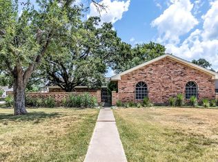 3701 Oak Ridge Dr, Bryan, TX 77802