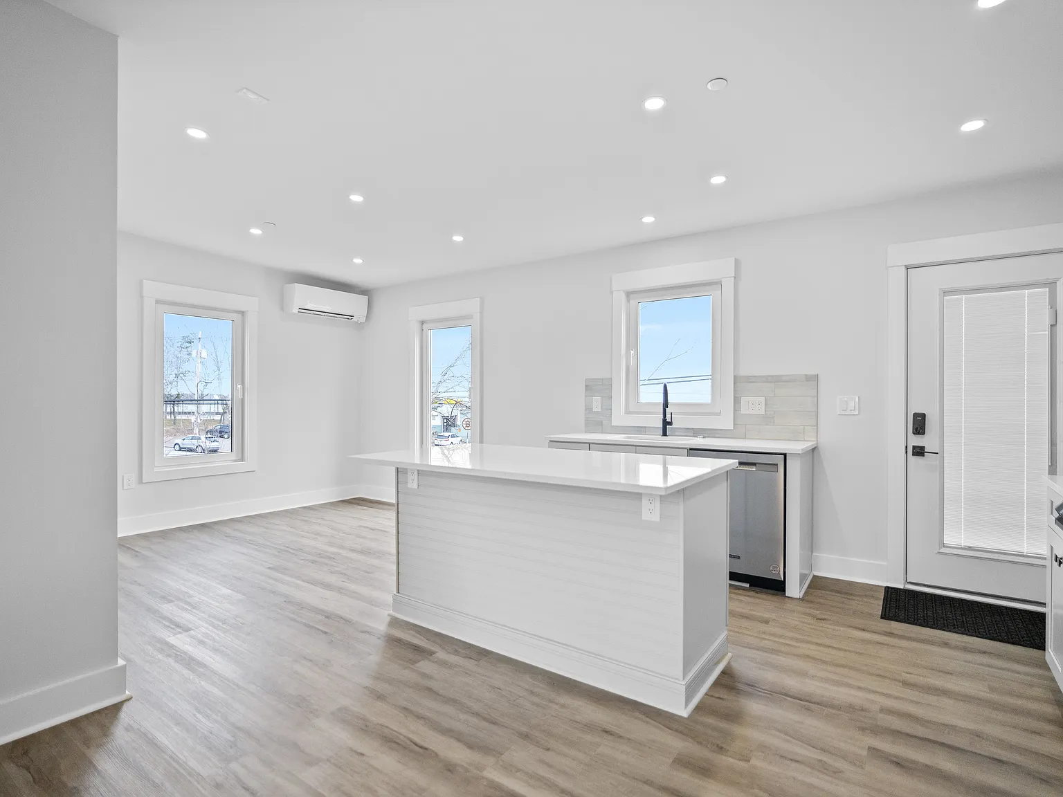 1 bed, 700 sqft, $2,500 — Photo 2