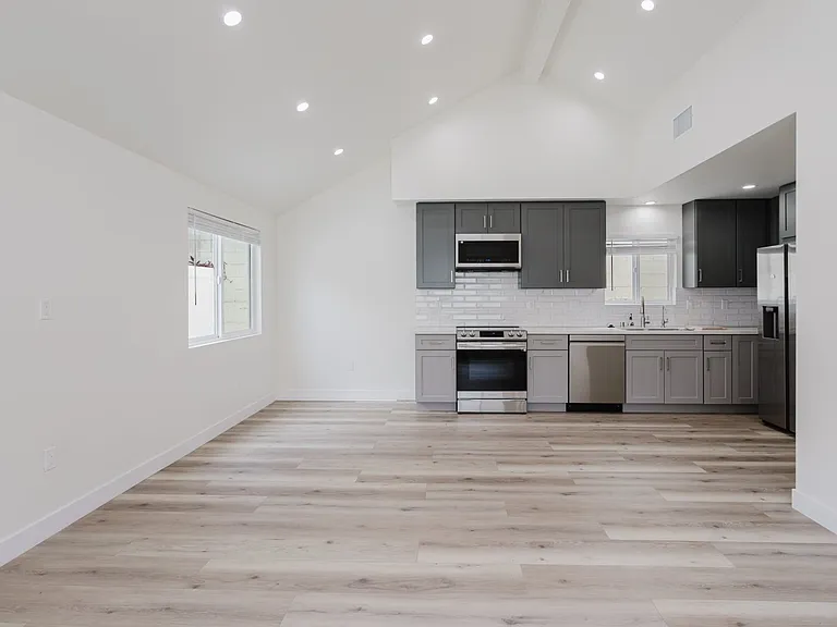 516 South St #A — Photo 10